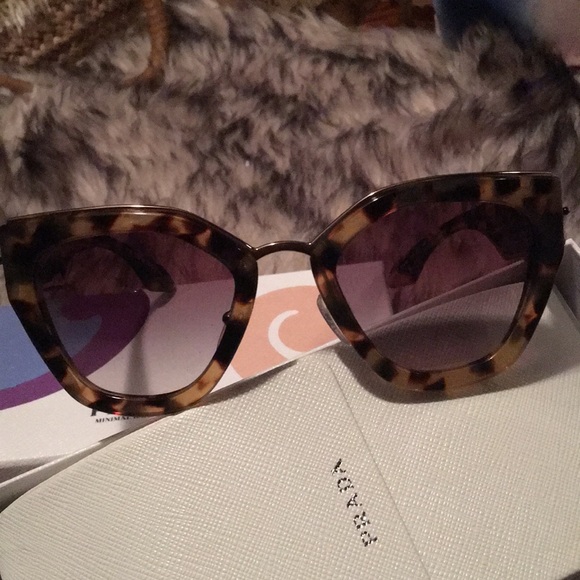Prada Sunglasses 😎 - Picture 5 of 8